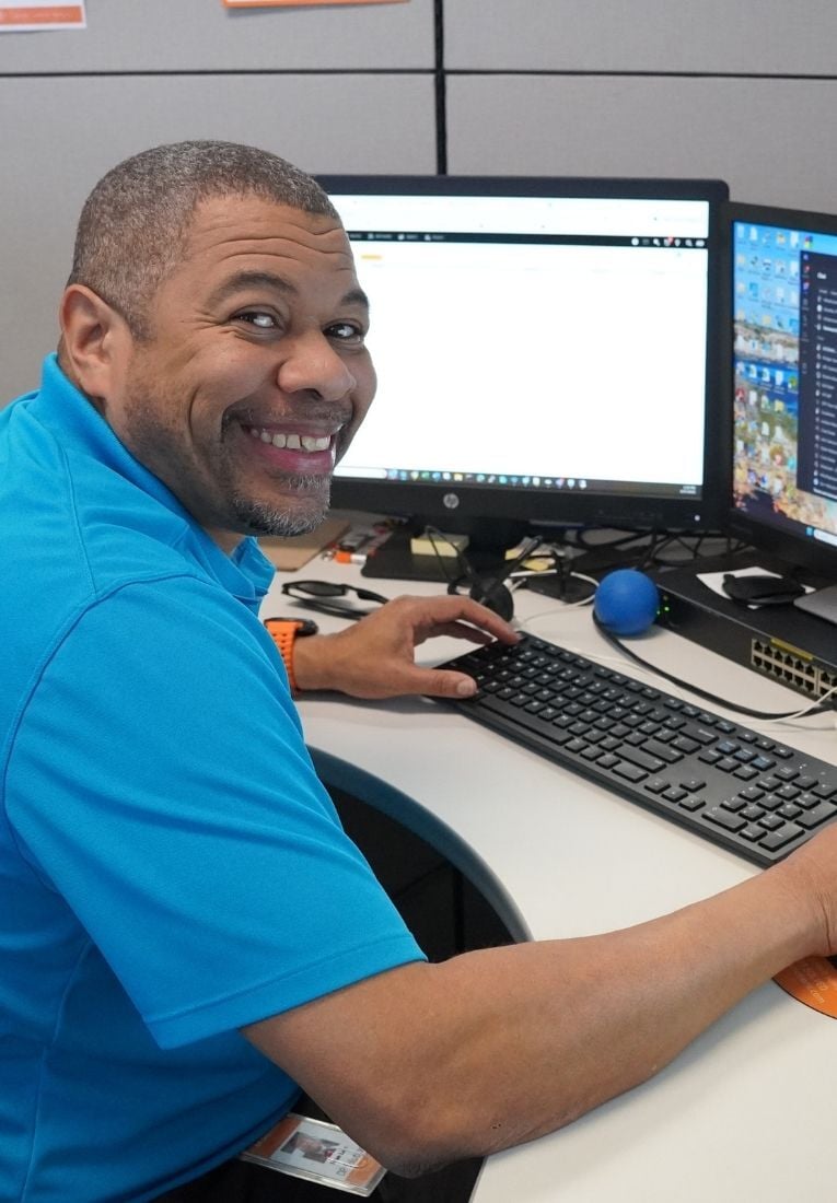 dp-solutions-engineer-on-computer