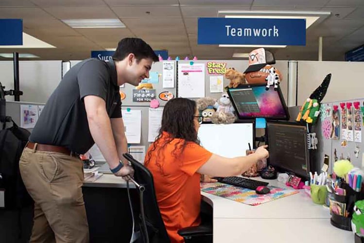 dps-team-in-office-collaboration