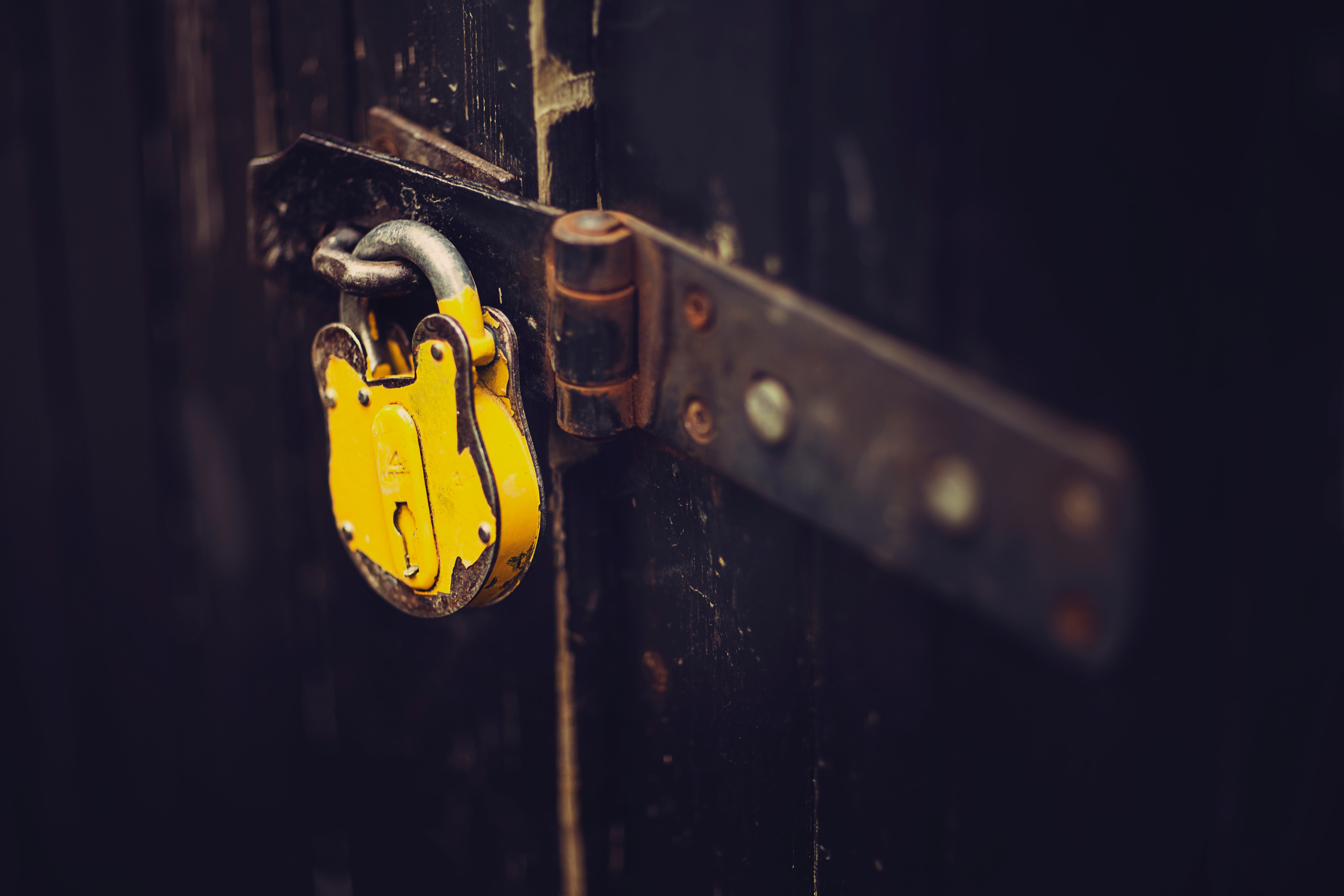 padlock-yellow